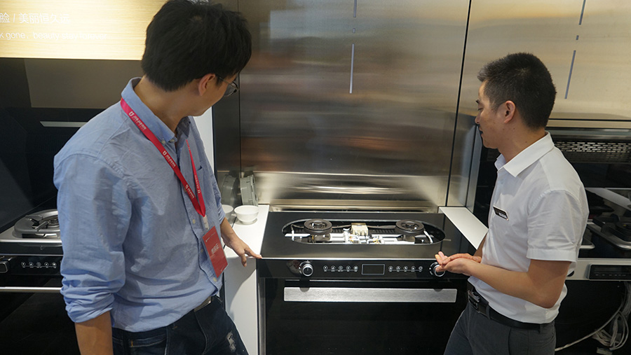 阿里巴巴集團廚房大家電負責人子謖一行到訪佳歌集團 參觀智慧工廠 阿里巴巴集團廚房大家電負責人子謖一行到訪佳歌集團 參觀智慧工廠