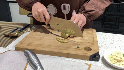 【佳歌廚房】全家都愛吃的可樂雞翅，你學(xué)會(huì)了嗎？