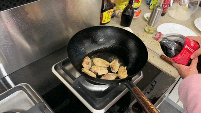 【佳歌廚房】全家都愛吃的可樂雞翅，你學(xué)會(huì)了嗎？