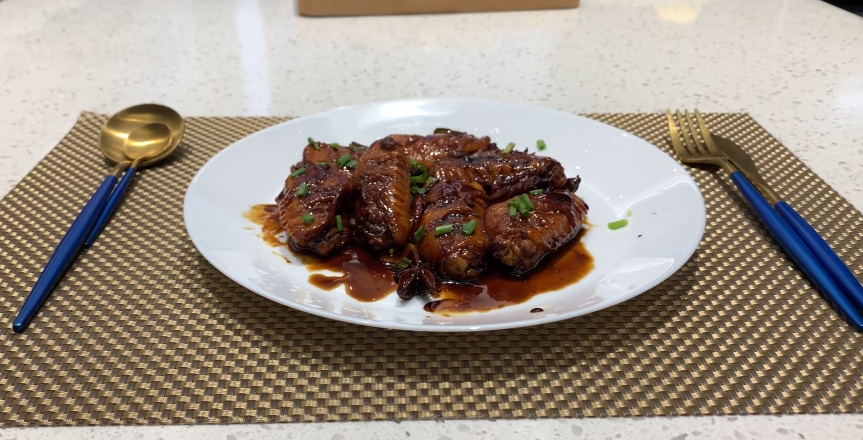 【佳歌廚房】全家都愛吃的可樂雞翅，你學(xué)會(huì)了嗎？