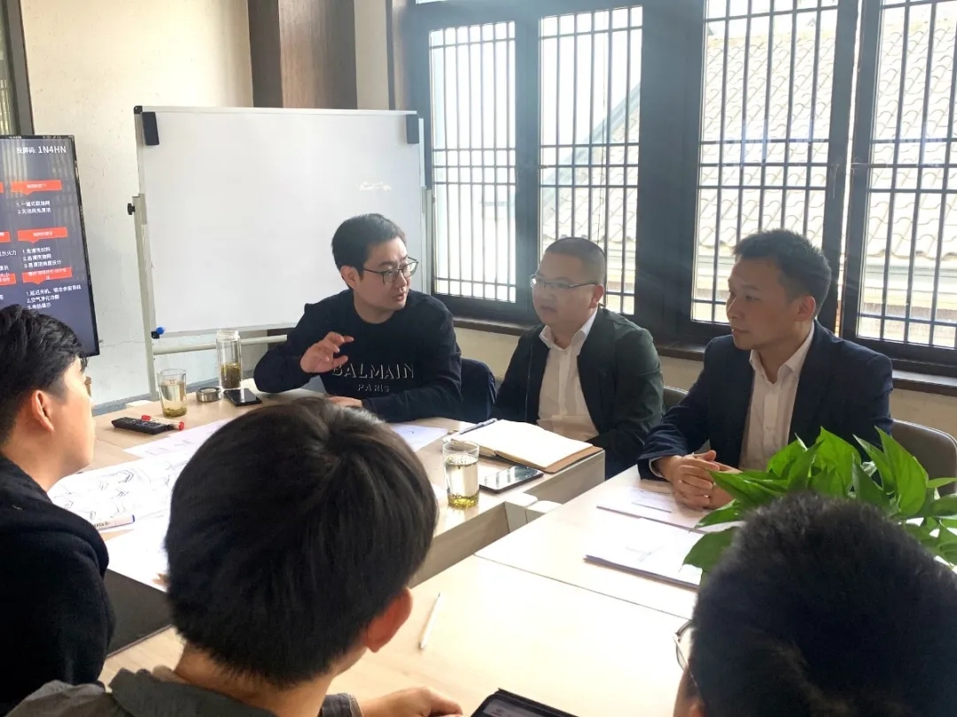 佳歌與洛可可LKK產(chǎn)品設(shè)計(jì)方案研討會(huì)順利召開(kāi)