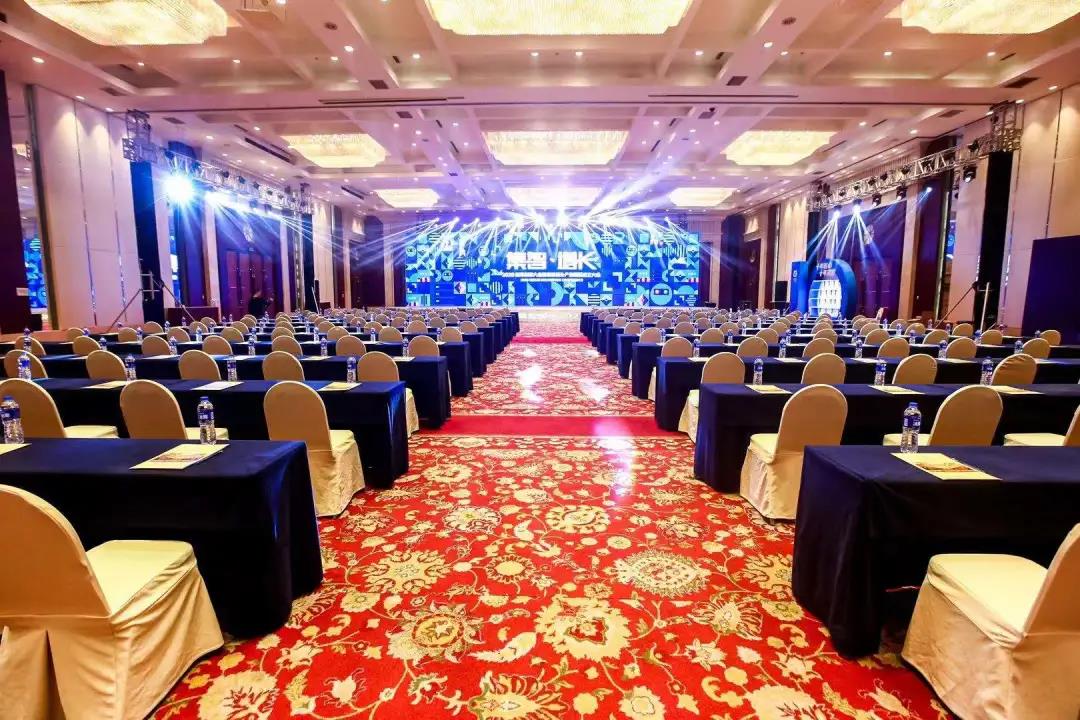 佳歌集成灶斬獲“集成灶十大品牌”“蒸烤集成灶十大品牌”雙項(xiàng)大獎!