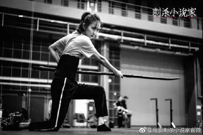 【一路佟行】佳歌品牌代言人佟麗婭特別出演《刺殺小說家》大年初一即將上映！