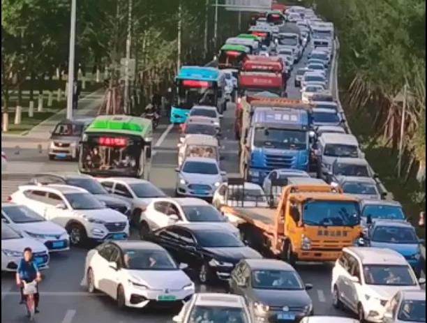 才下高速又上堵途？飯點(diǎn)排煙佳歌來疏通！