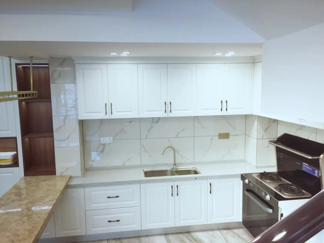 白色廚房不耐臟？佳歌集成灶讓你裝修更隨心！