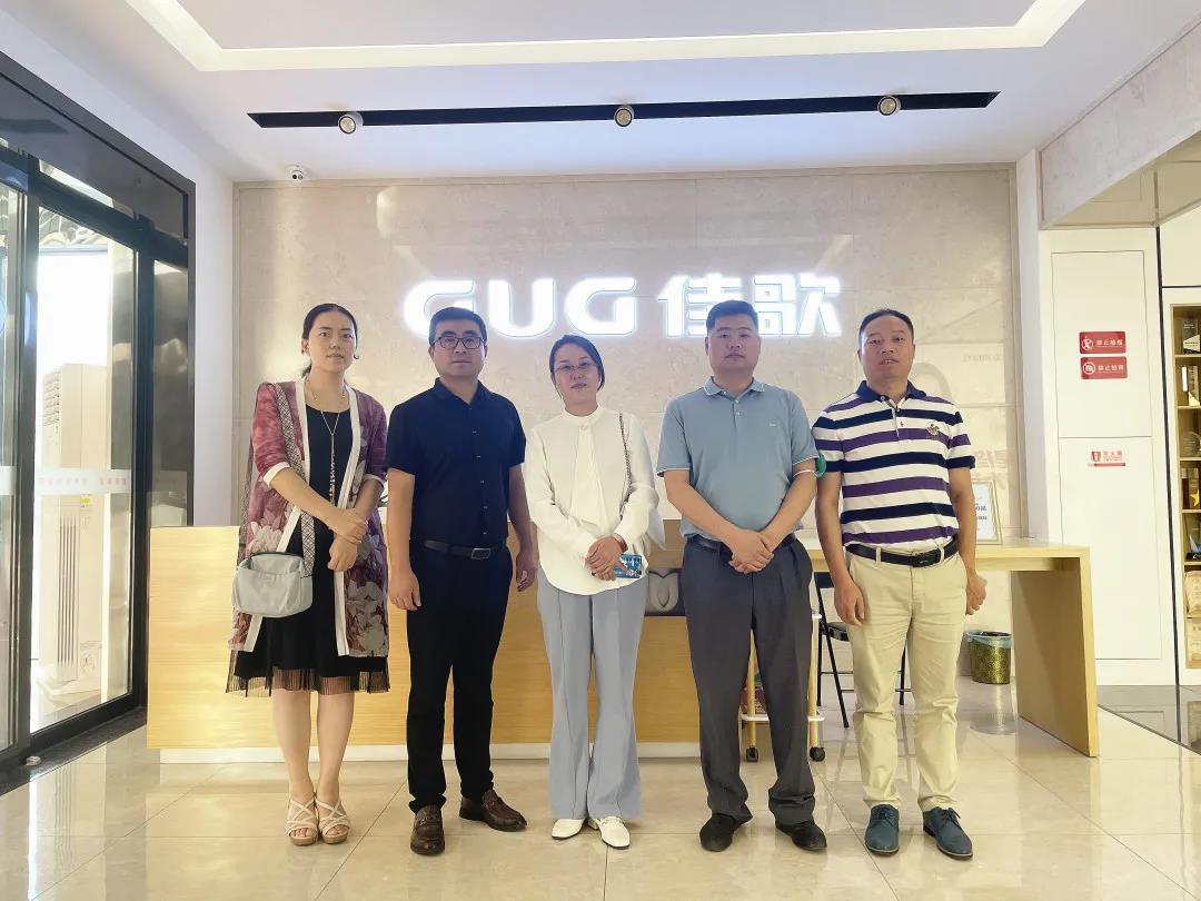 中國(guó)電子節(jié)能協(xié)會(huì)副秘書(shū)長(zhǎng)梁上音一行蒞臨佳歌集團(tuán)參觀指導(dǎo) 中國(guó)電子節(jié)能協(xié)會(huì)副秘書(shū)長(zhǎng)梁上音一行蒞臨佳歌集團(tuán)參觀指導(dǎo)